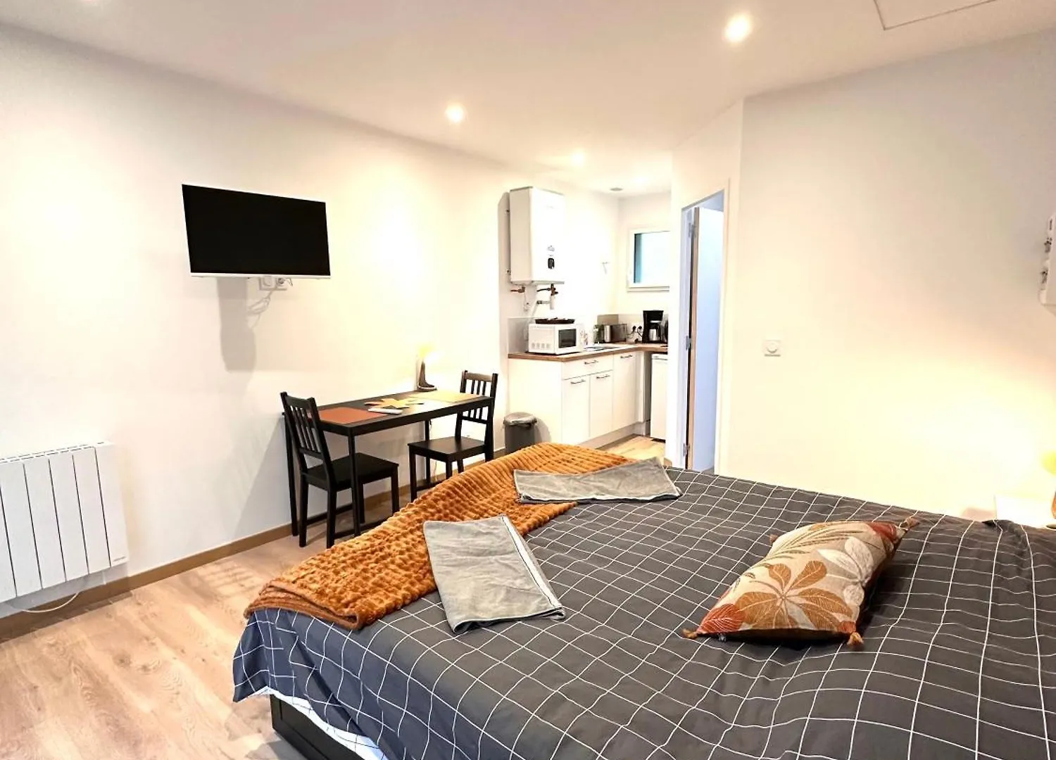 Refuge Des Voyageurs - Studio Neuf - Ancrage Independant Rez De Jardin Plouedern Apartment